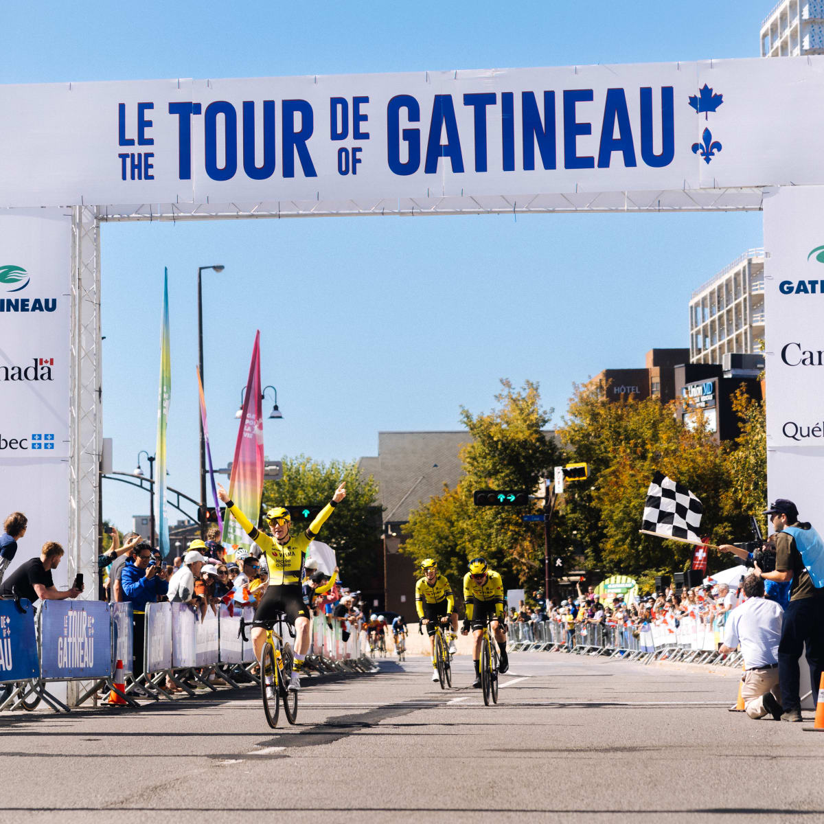 Finish line at Tour de Gatineau.