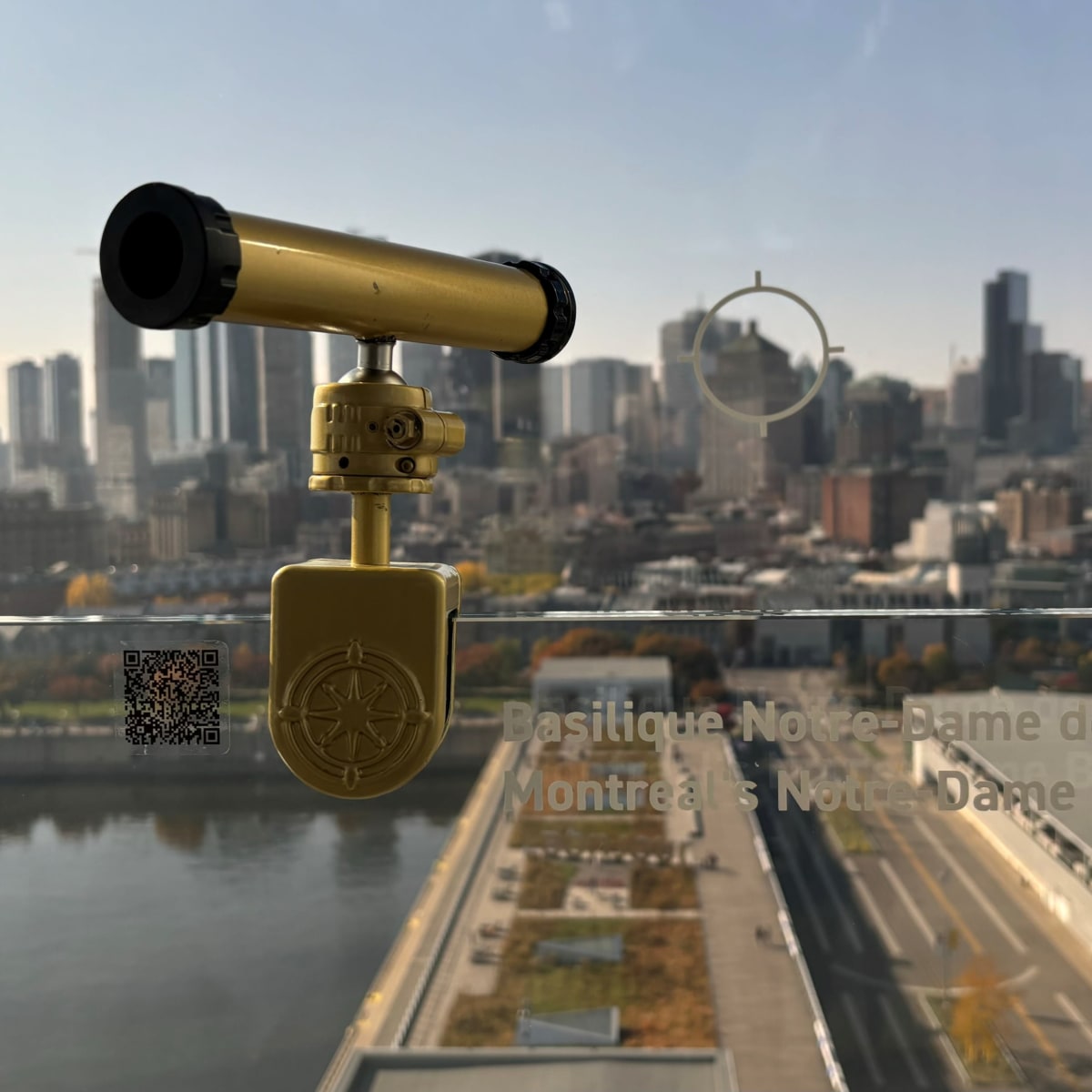 Viseur - Tour du Port de Montréal.