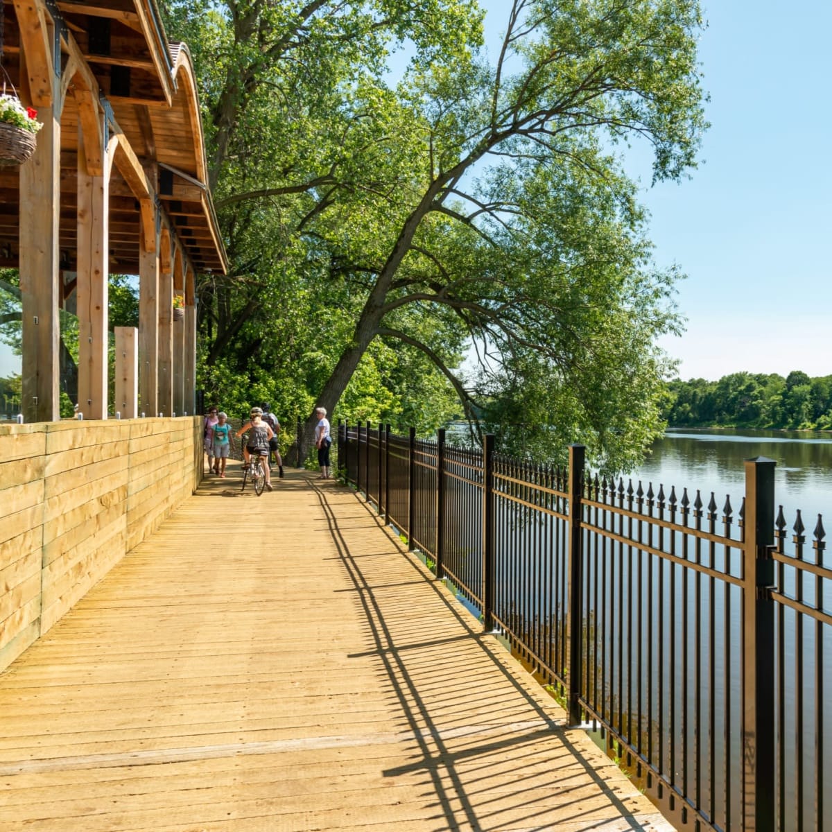 Promenade Rivia in summer.
