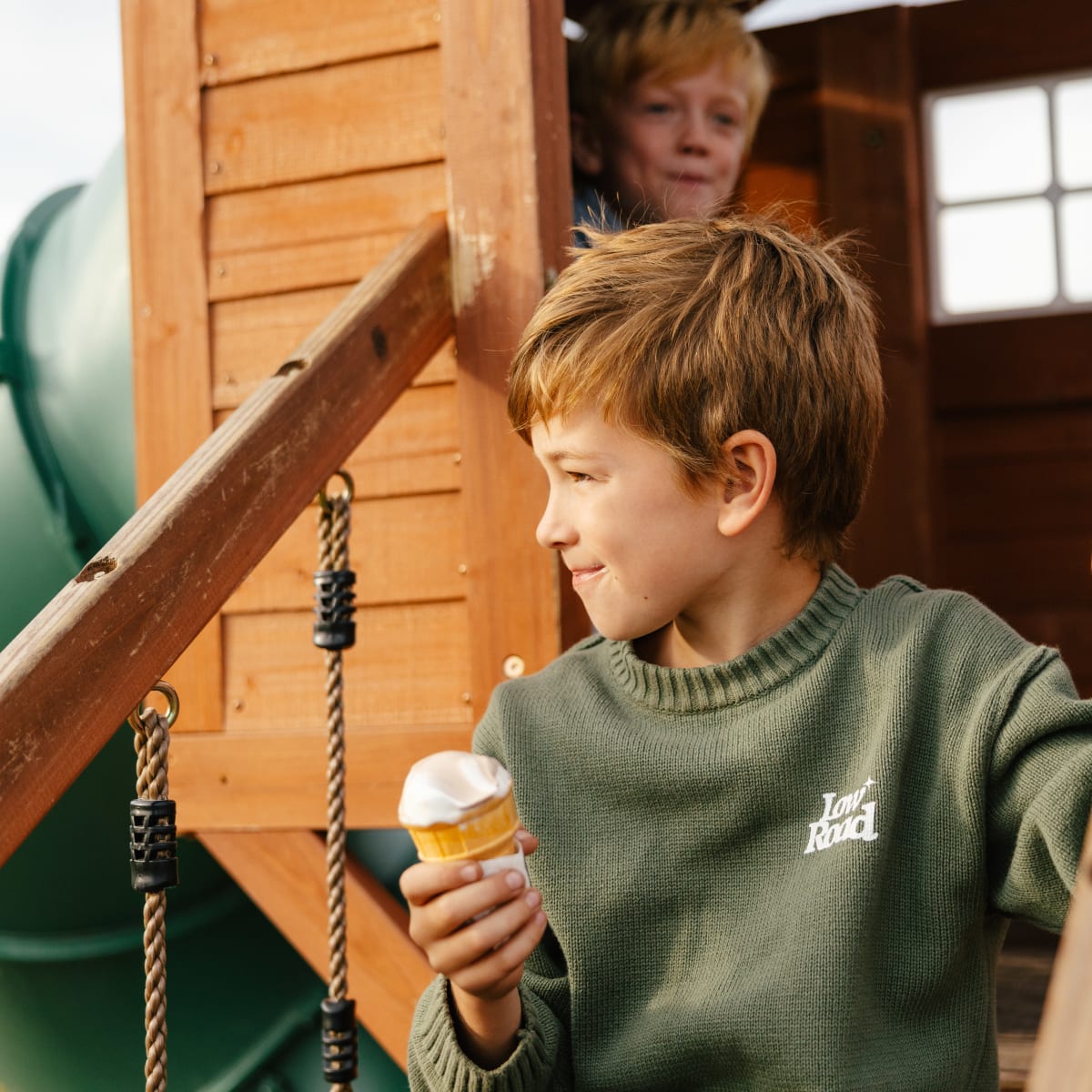 Enfant avec crème glacée