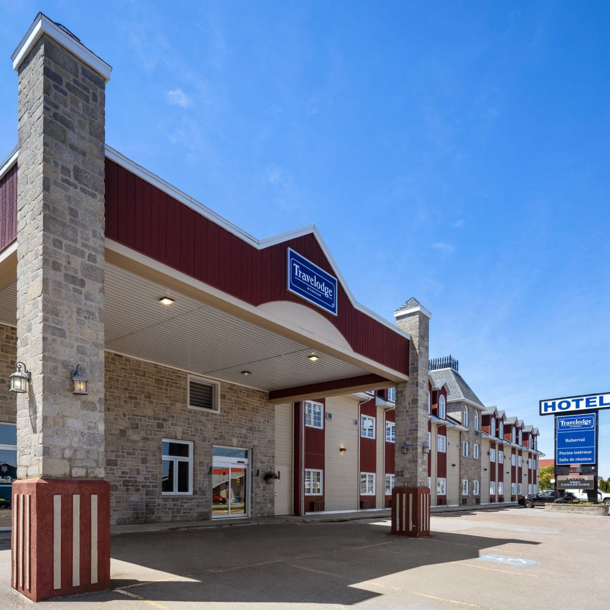 Travelodge by Wyndham Roberval - Hotel exterior