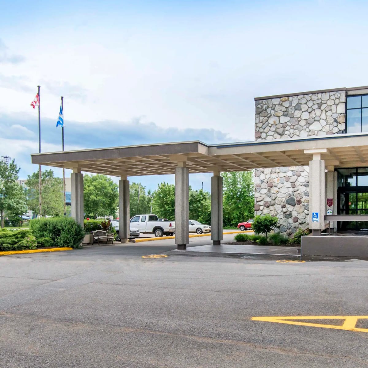 Travelodge by Wyndham Trois-Rivières - Hotel exterior