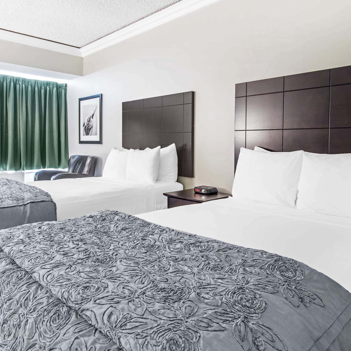 Travelodge by Wyndham Trois-Rivieres - Room with two beds