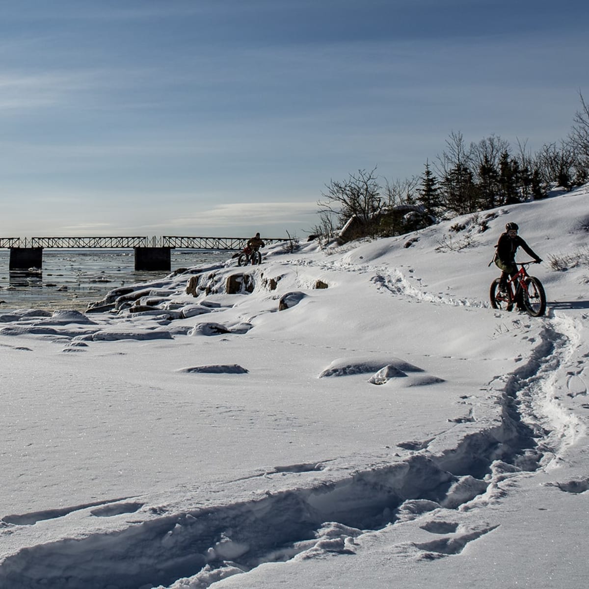 Snow-covered shoreline in Port-Cartier.
