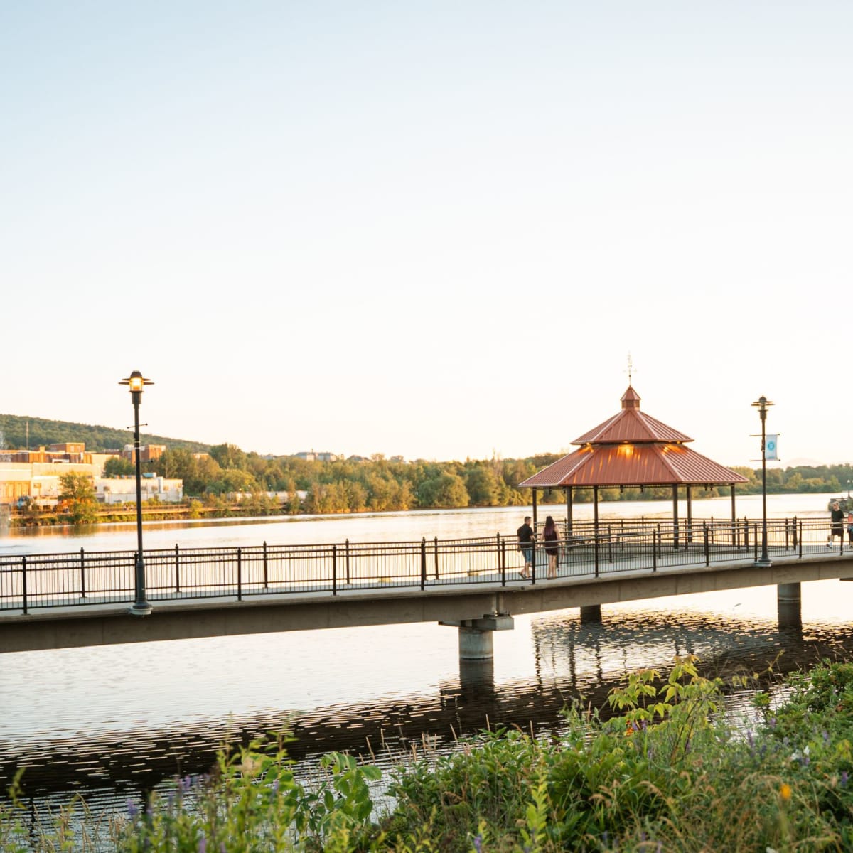 Boardwalk along the shores of Lac des Nations