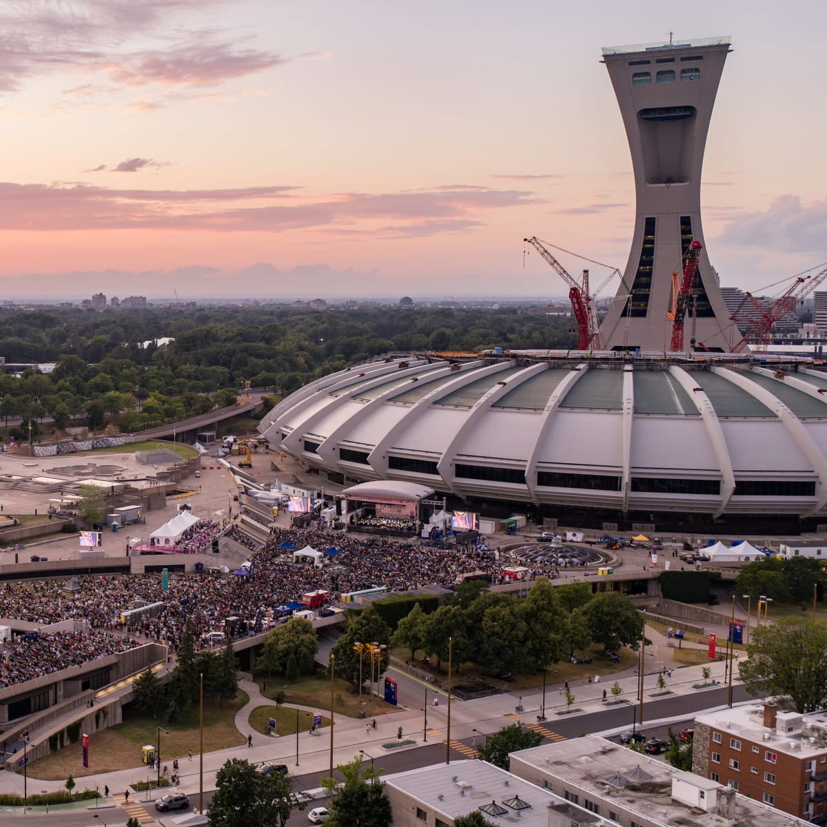 Esplanade du Parc olympique.