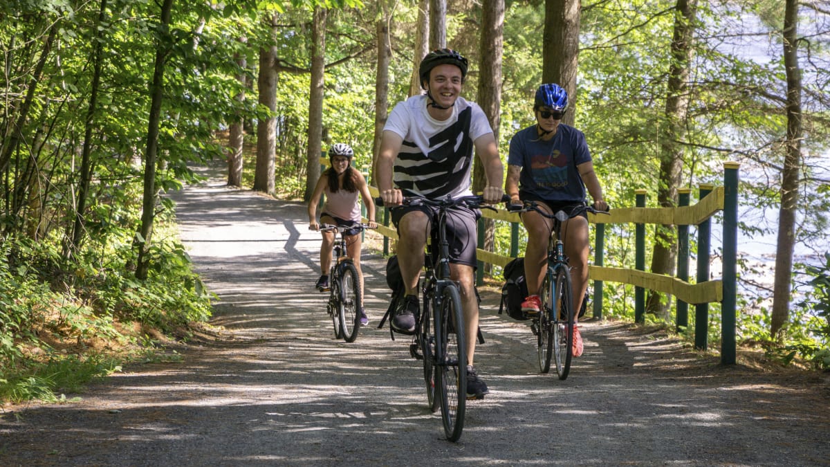 Famille à vélo - Drummondville