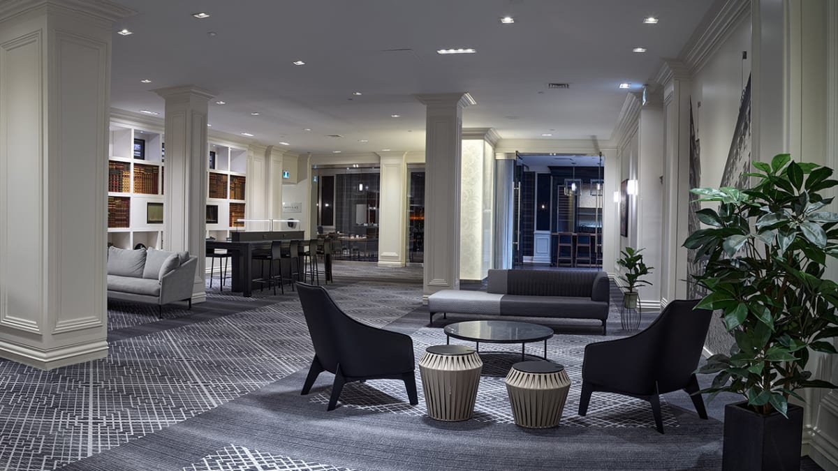Lobby at Hotel Manoir Victoria