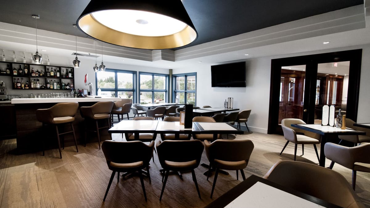 dining room at the Manoir des Sables hotel