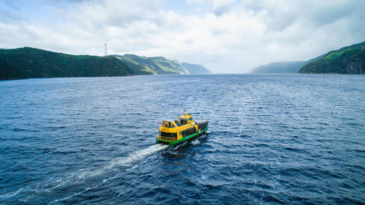 Navette maritime sur le Fjord du Saguenay.