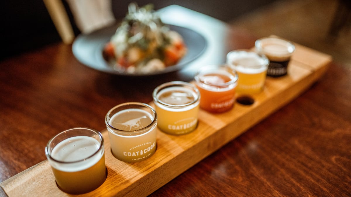 Tasting palette with 6 kinds of beer.