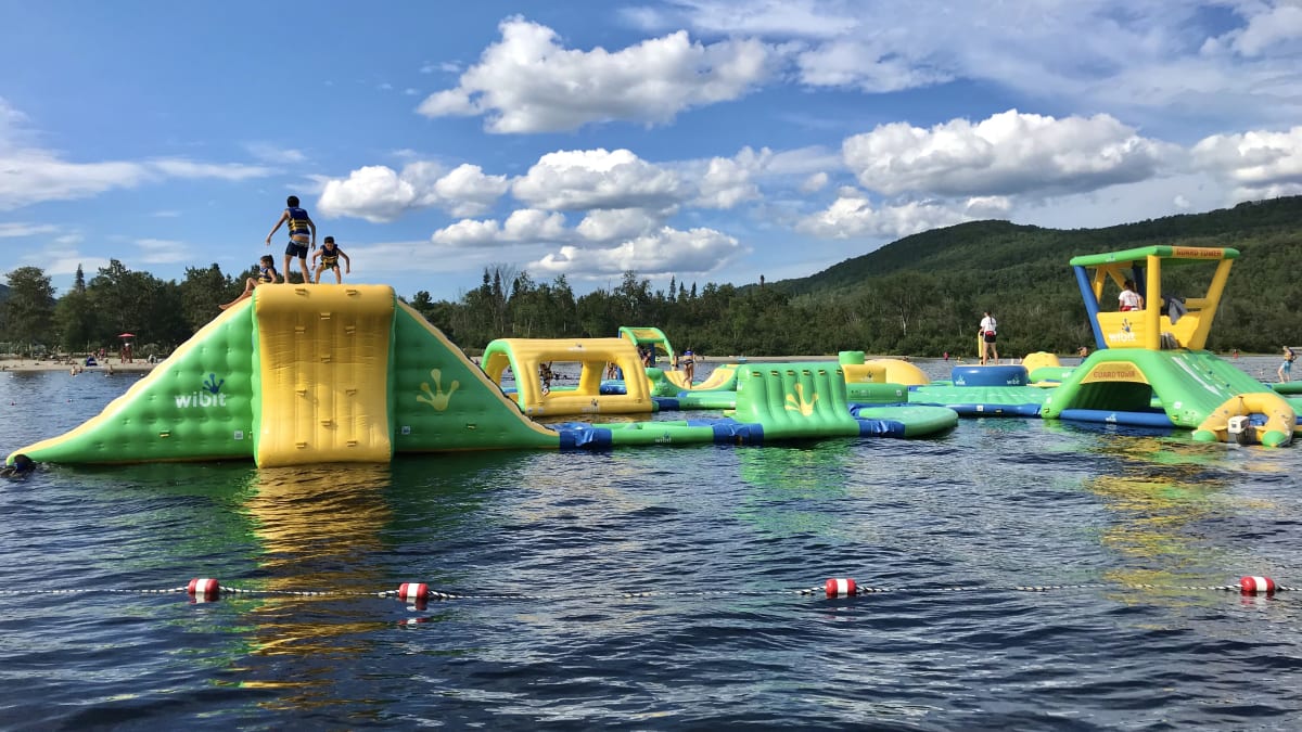Inflatable structure on the lake at Pohénégamook Beach