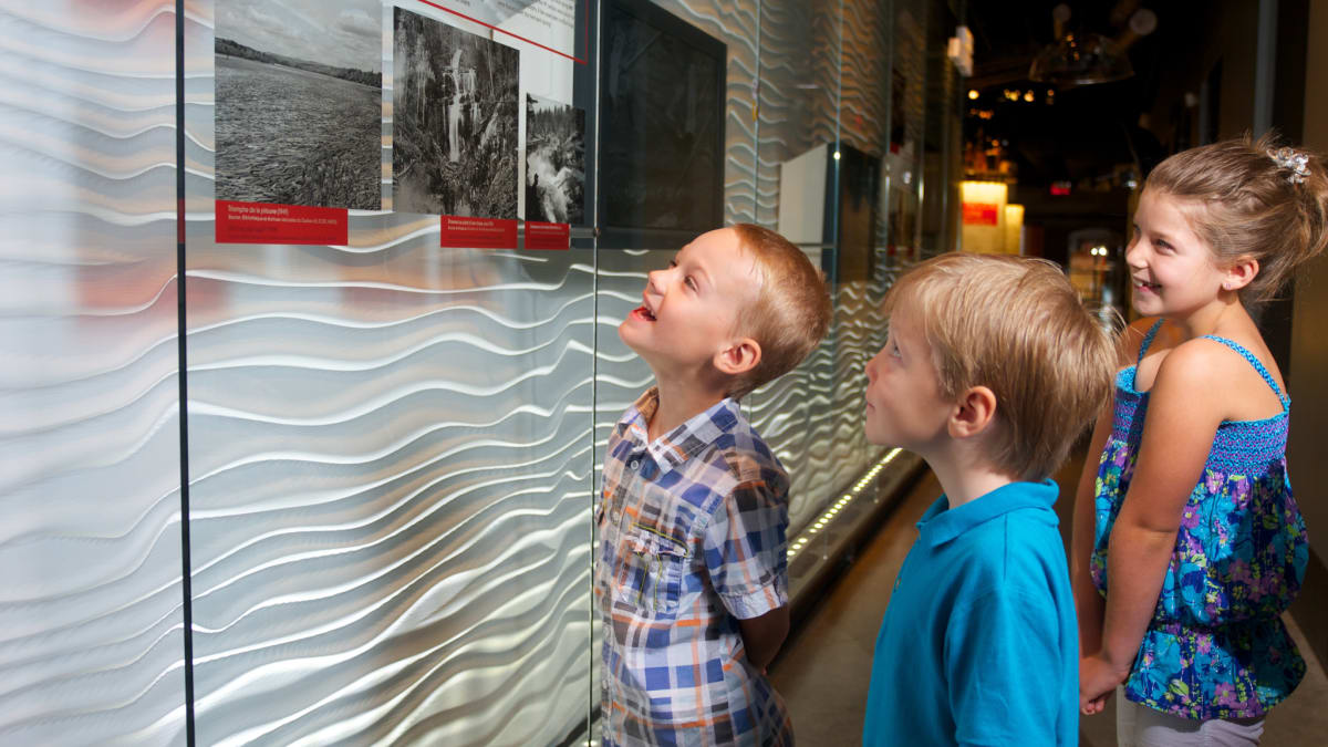 Three kids at Boréalis museum.