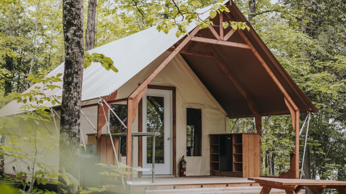 Tente prêt-a-camper au Kenauk Nature.