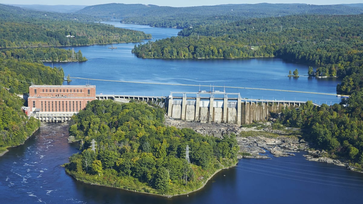 Aerial view of the Rapides-Farmer Hydroelectric Power Plant.