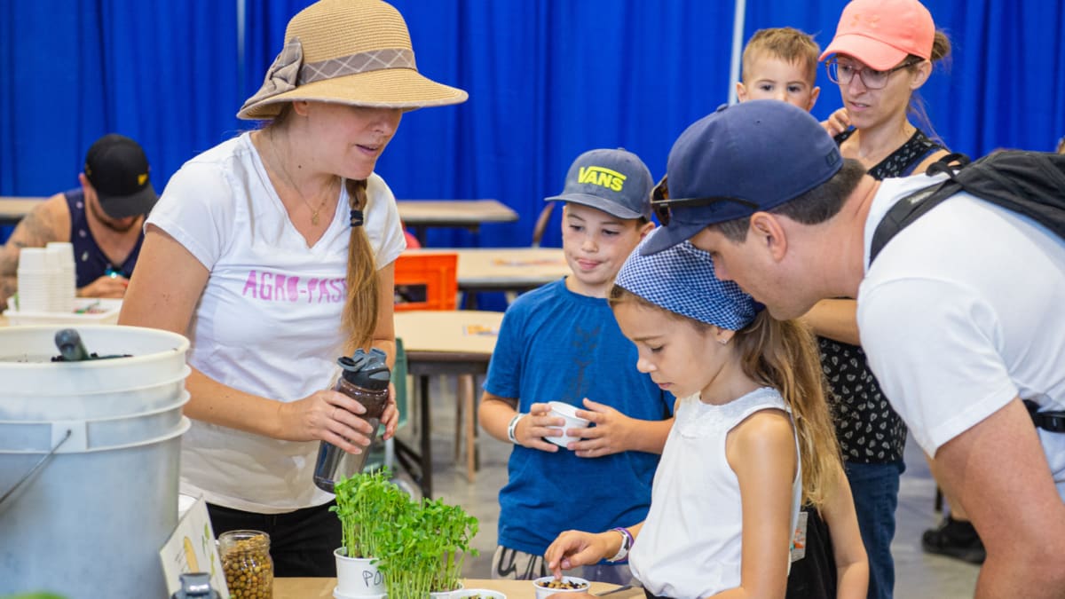 démonstration à l'expo agricole Saint-Hyacinthe.