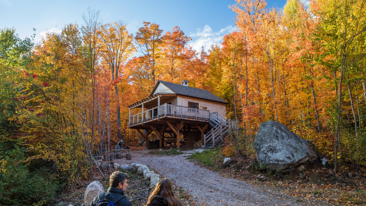 Cabin at Parc régional Montagne du Diable in the fall.