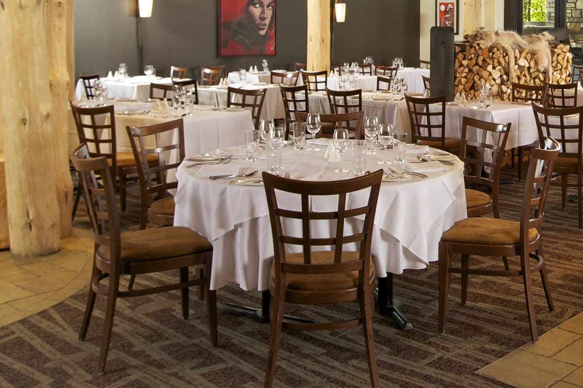 Dining room at restaurant La Traite at Hôtel-Musée Premières Nations.