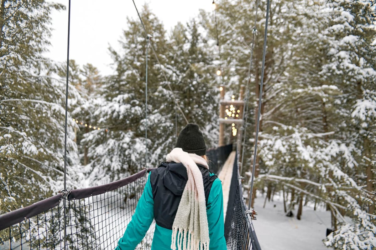 Passerelle au Parc Oméga.