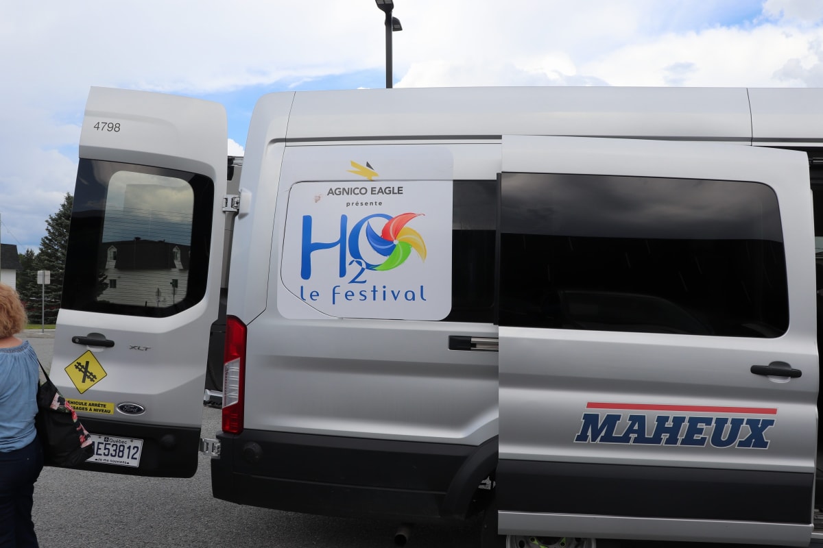 Navette au H2O festival.