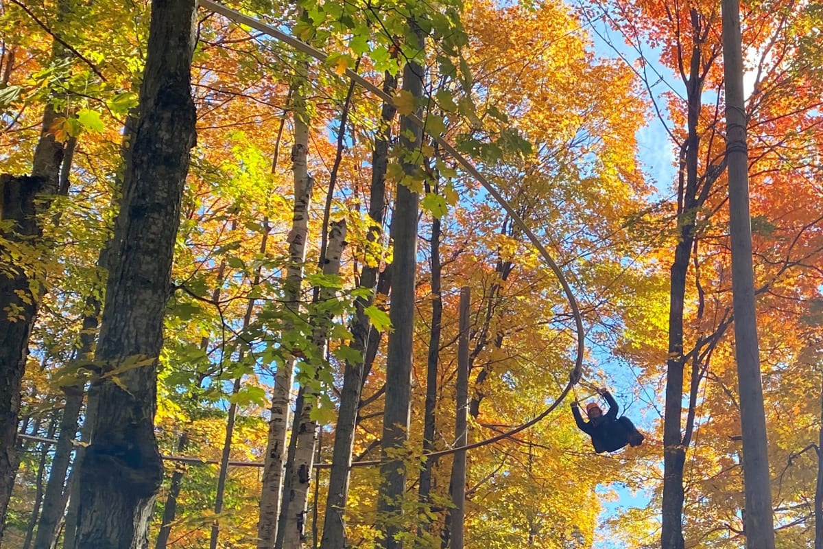 Zipline with turns at Mont SUTTON