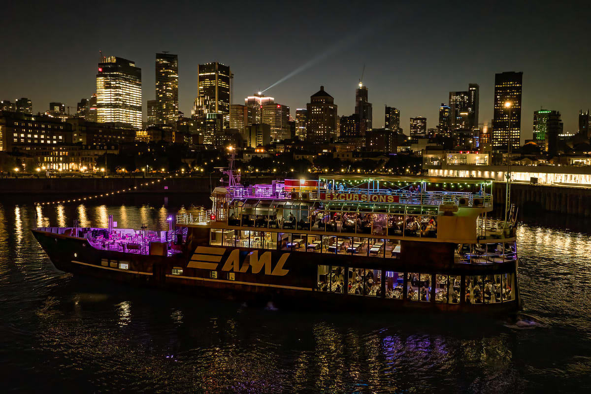 Dinner-cruise in Montréal.