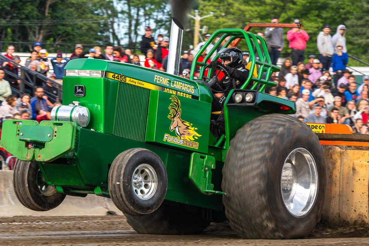 Tire de tracteur à l'expo agricole Saint-Hyacinthe.