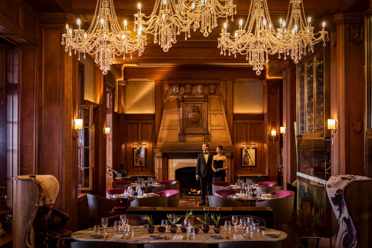 Couple at the Château Frontenac.