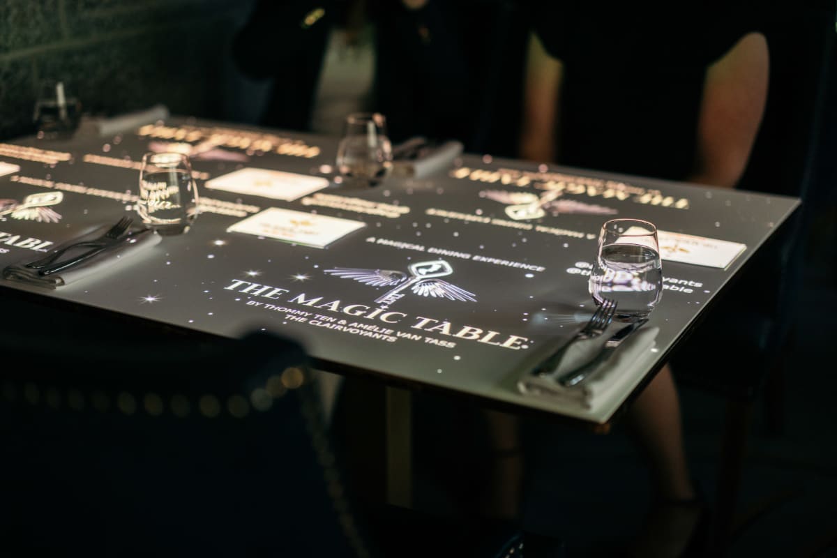 Table magique à Québec au Château Frontenac.