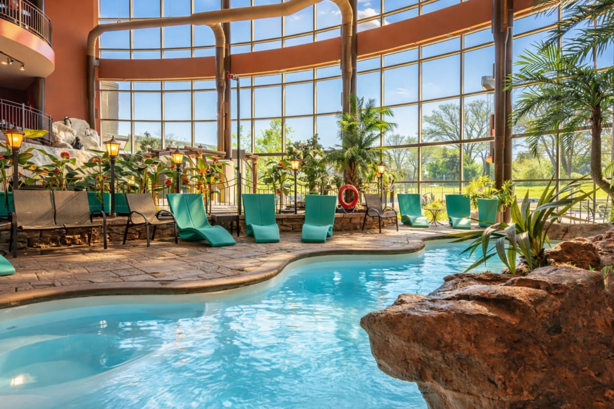 Pool at Hôtel Universel.