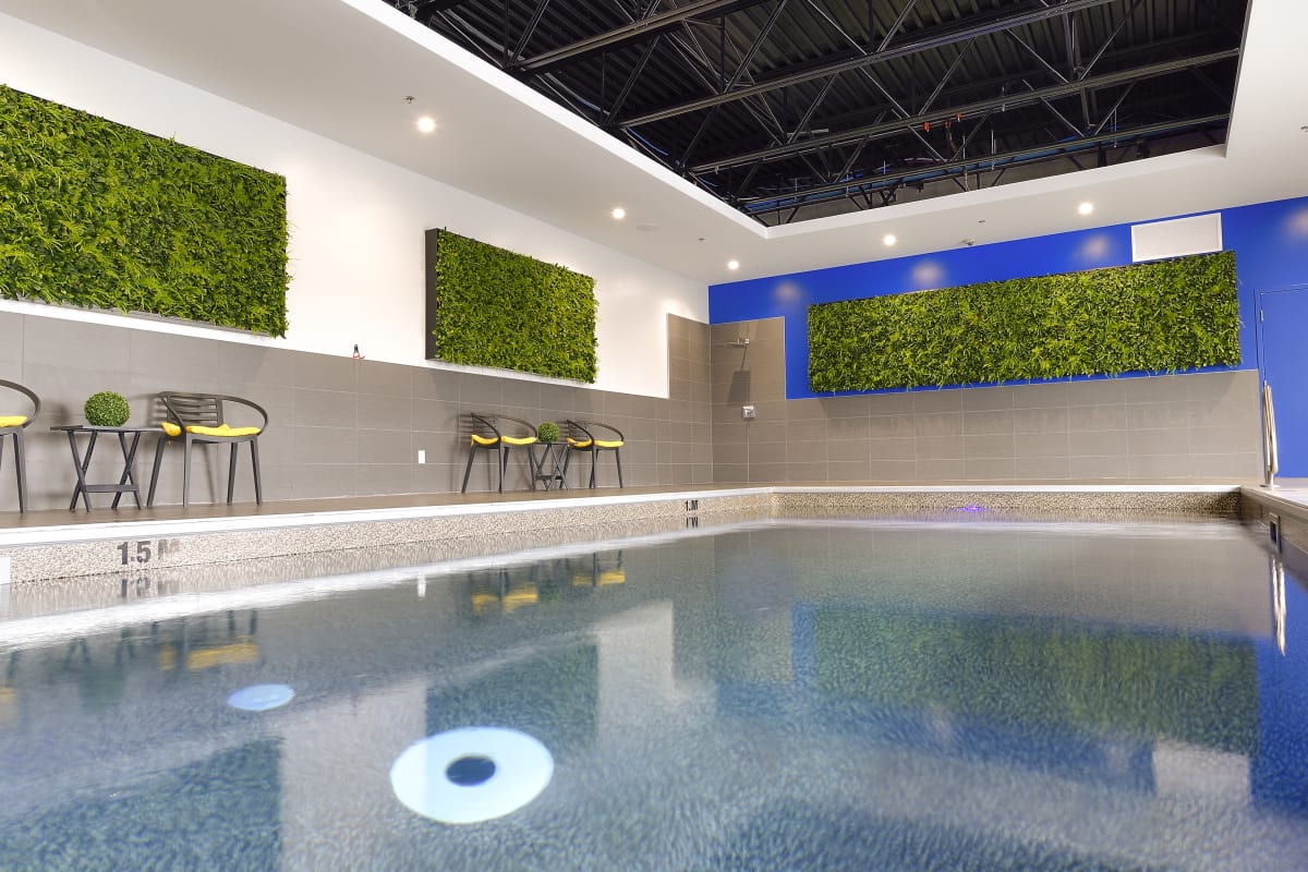 Holiday Inn Express & Suites Vaudreuil-Dorion - Piscine