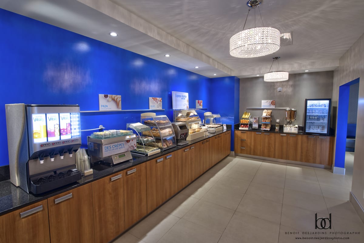 Holiday Inn Express & Suites Vaudreuil-Dorion - Coin déjeuner