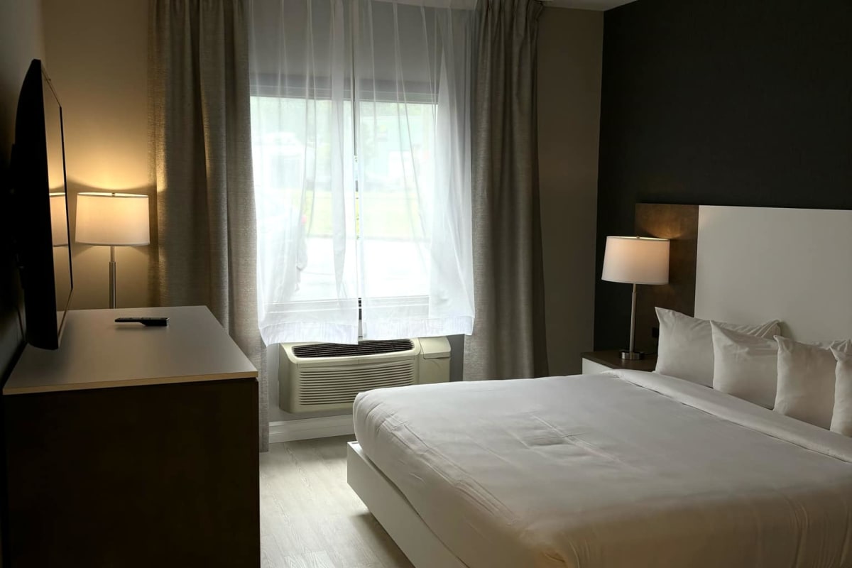 Hôtel Ambassadeur Québec - Bedroom
