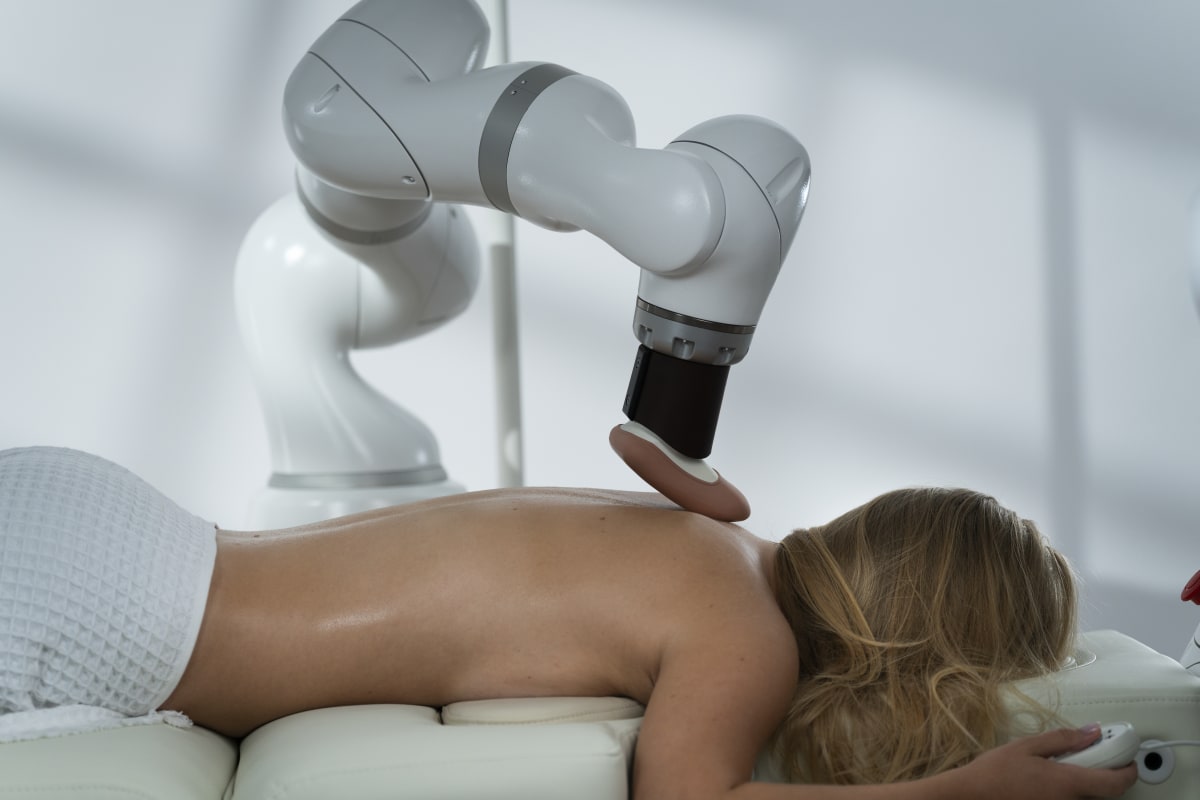 Robotic massage at Hôtel Universel Rivière-du-Loup.