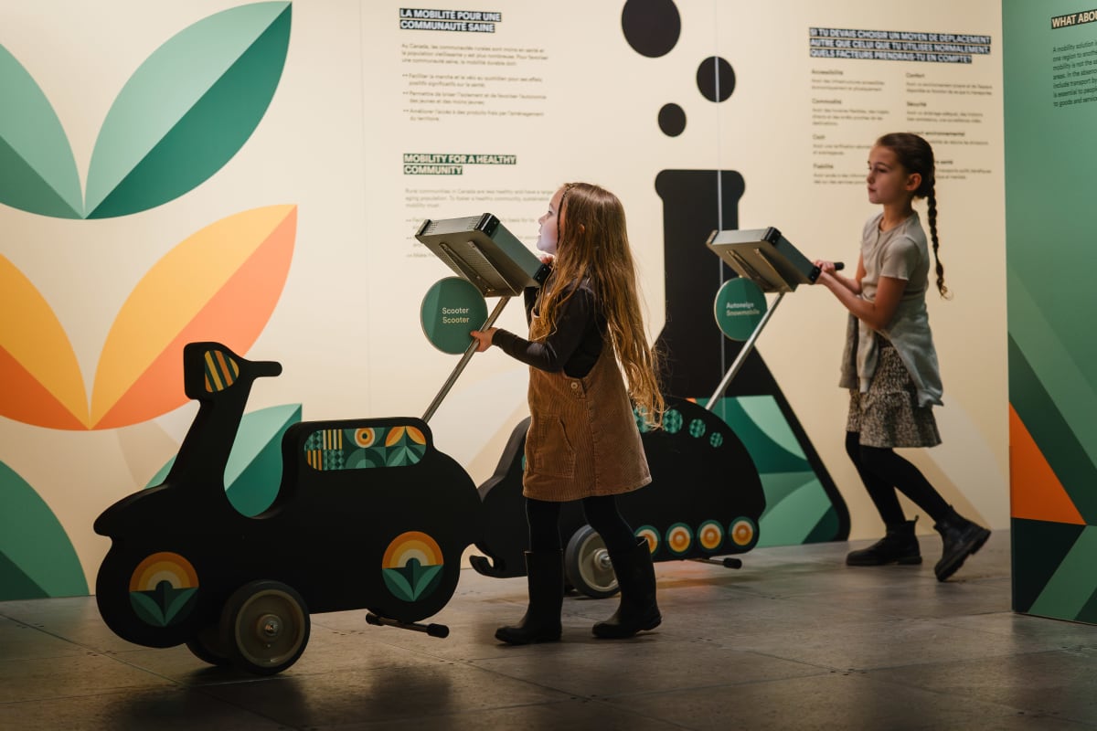 Kids at the Musée de l'ingéniosité J. Armand Bombardier.