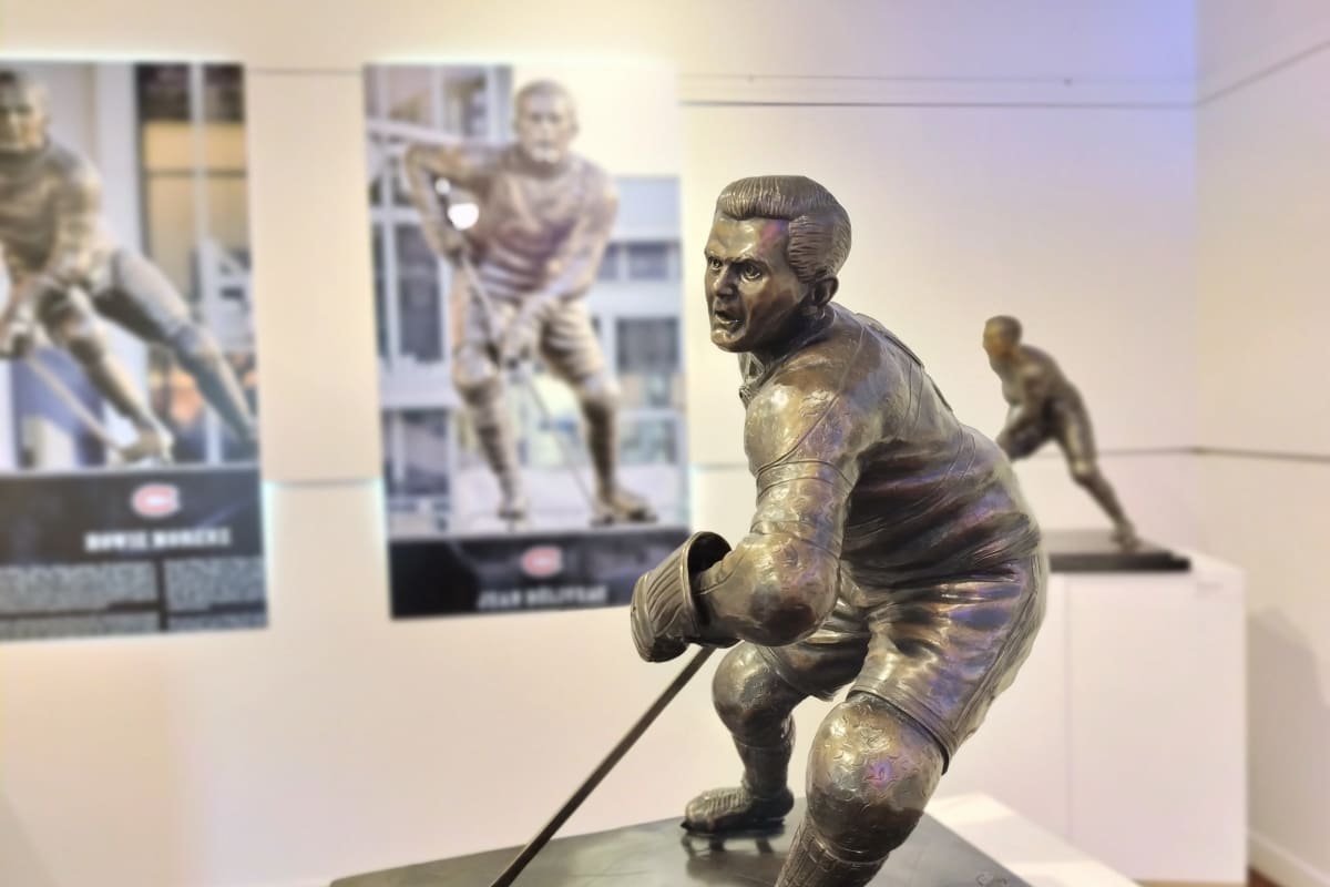 Statue de bronze de Maurice Richard au Musée du bronze d’Inverness.