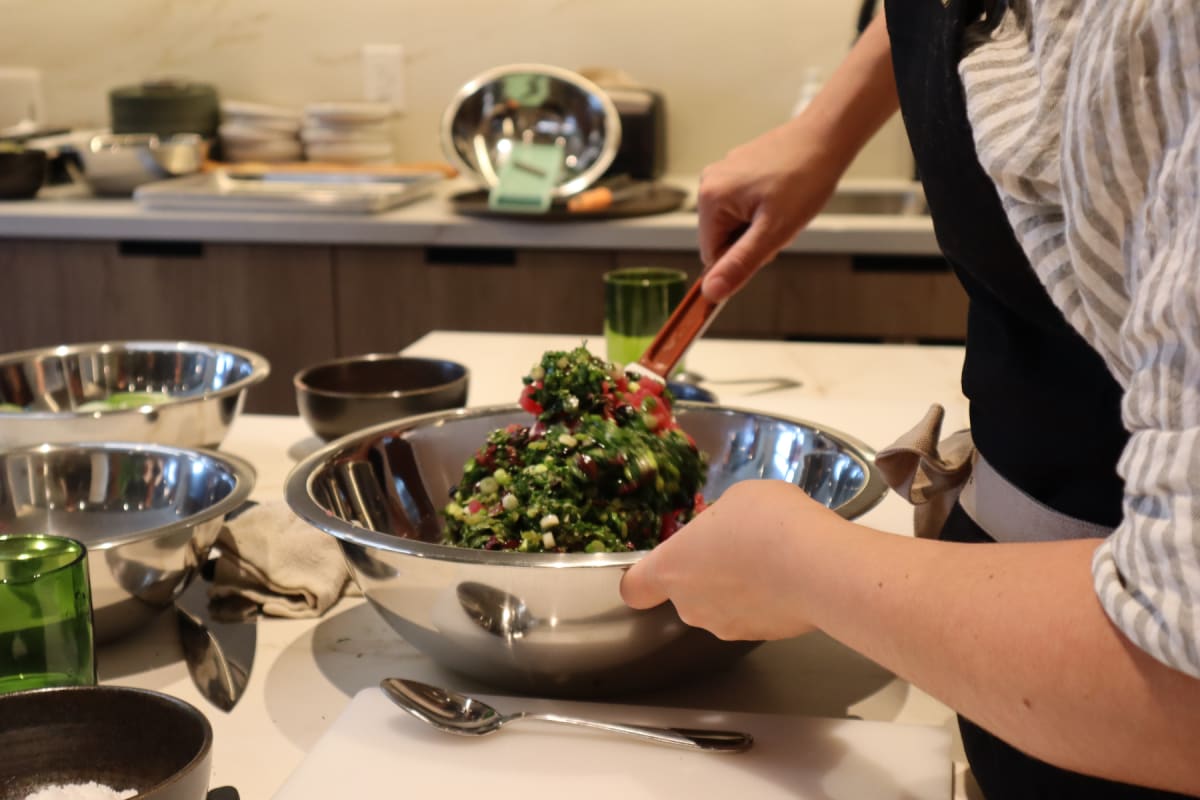 Participant at a cooking workshop at Ratatouille.