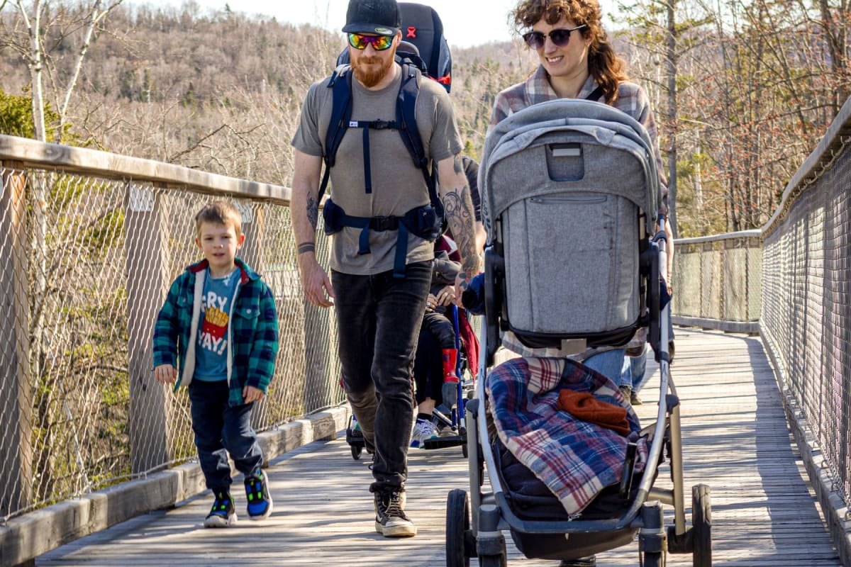 Family at sentier des cimes