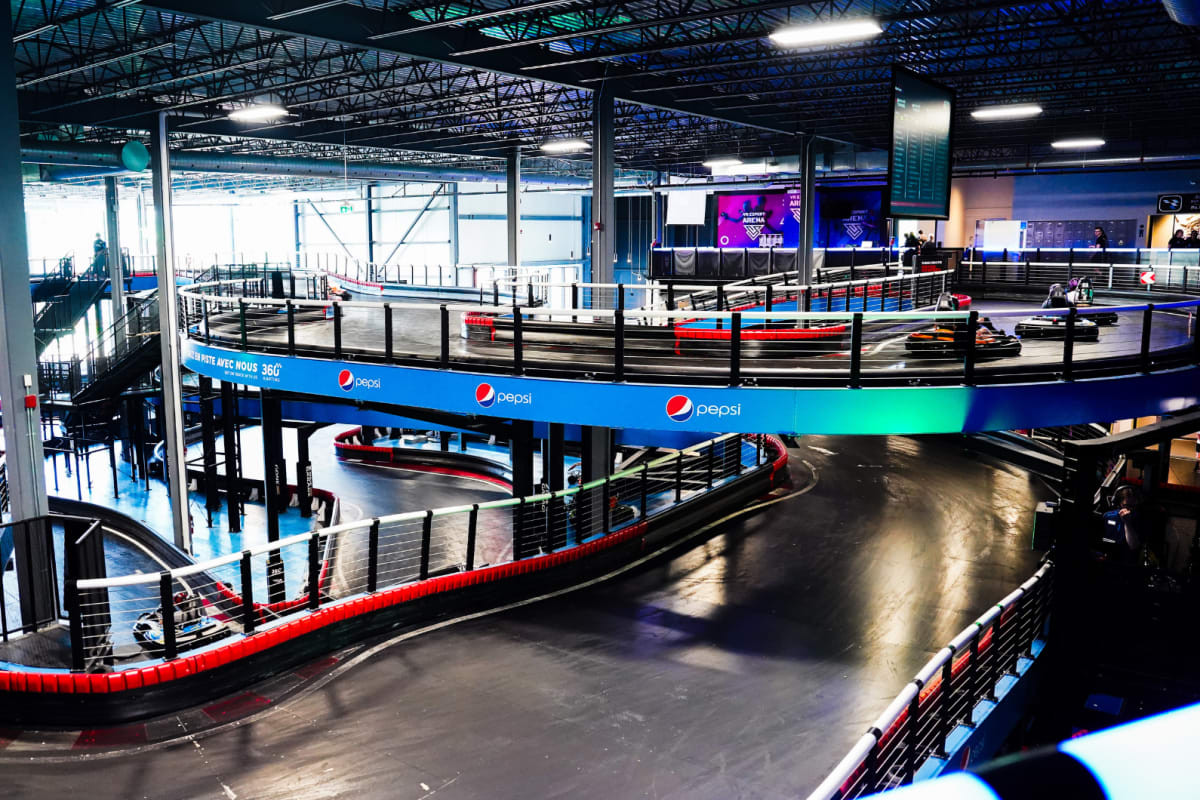 Piste de karting à Tag E-Karting & Amusement.