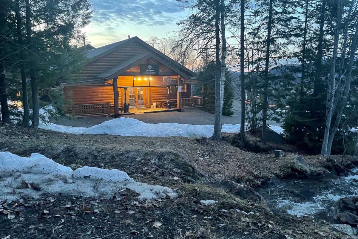 Landscape at the end of the day at Cabane Arthur Raymond. 