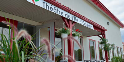 Devanture du Nouveau Théâtre de l'Île d'Orléans