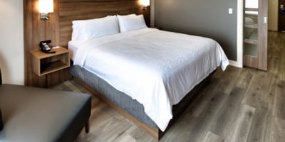 holiday_inn_express__suites_trois_rivieres_1