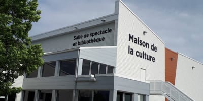 maison_de_la_culture_de_sainte_anne_des_monts_1
