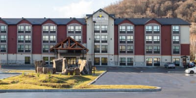 microtel_inn__suites_mont_tremblant_1
