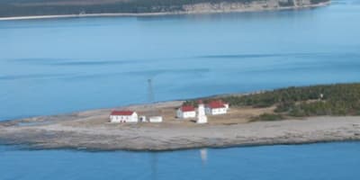 phare_de_la_petite_ile_au_marteau_1