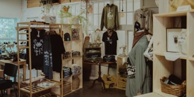 Intérieur de la boutique.