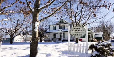 Auberge Incroyable - Exterior in winter