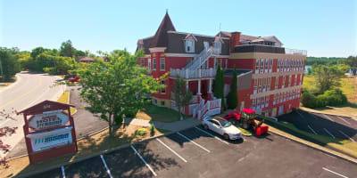 Aerial view of the Auberge Montebello.