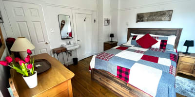 A bedroom at the Auberge musicale Pour un Instant.