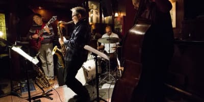 Musiciens jouant du Jazz.